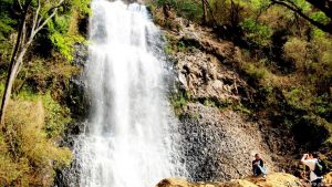 Cachoeira da Pavuna em cânion na Cuesta de Botucatu